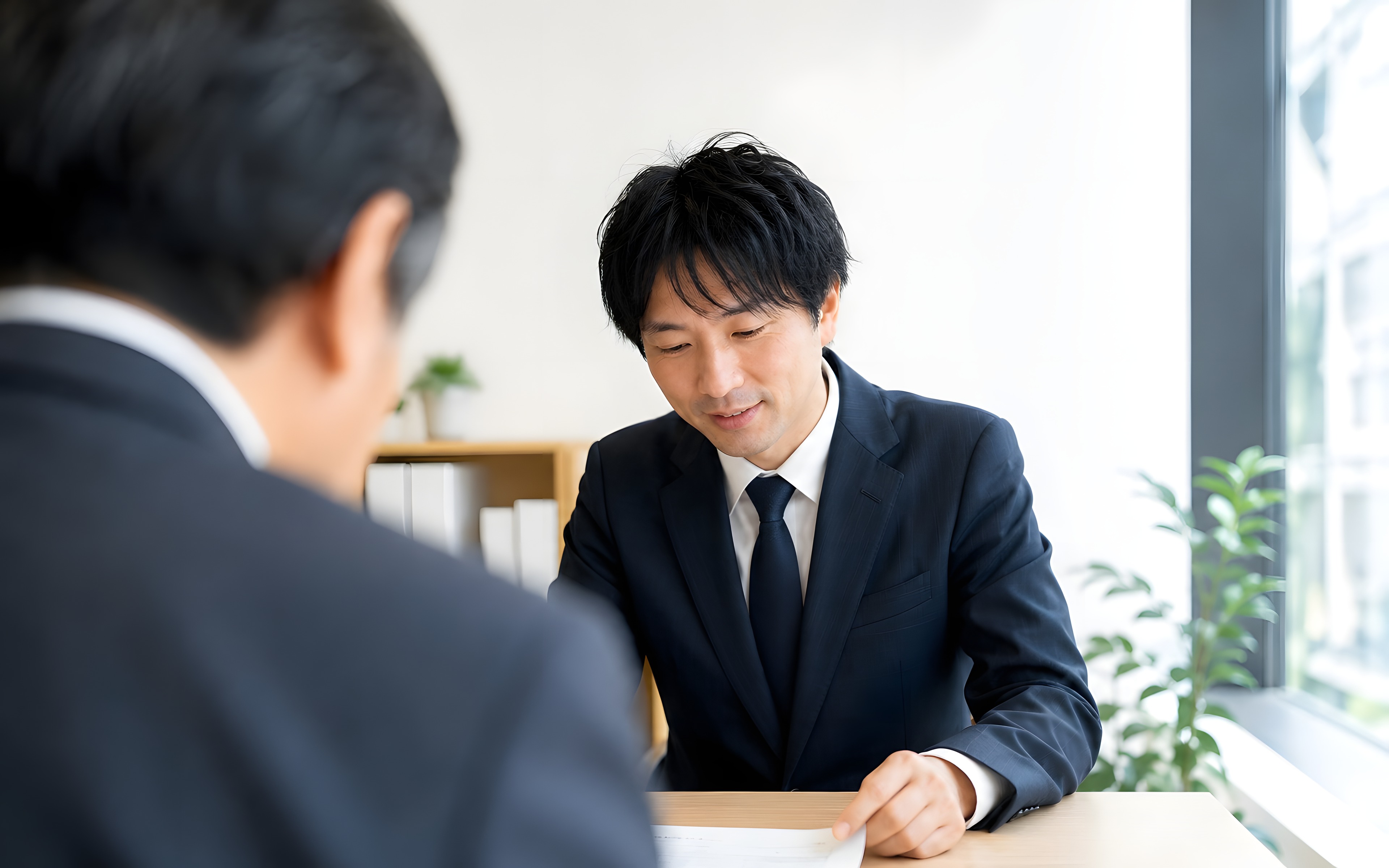事務所⁠で⁠の相談⁠の様子